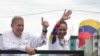 El candidato presidencial venezolano Edmundo González (izq) y la líder opositora María Corina Machado en un mitin de campaña en Venezuela, el sábado 13 de julio de 2024. (AP/Ariana Cubillos)