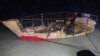 Embarcación que naufragó cerca de Sugarloaf Key, Florida, el 31 de marzo, con un número indeterminado de cubanos a bordo. (Foto: USCG)