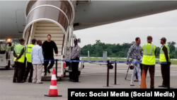 Vuelo con más de un centenar de cubanos deportados desde EEUU