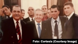 Jorge Javier Rodríguez Cabrera junto a Raúl Castro y su nieto Raúl Guillermo Rodríguez Castro, apodado “El Cangrejo” en Estados Unidos.
