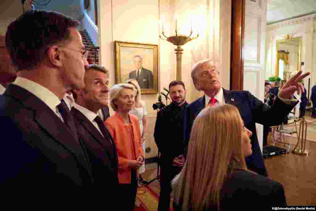 El presidente Donald Trump junto al mandatario ucraniano Volodymyr Zelenskyy y otros líderes europeos, en la Casa Blanca.