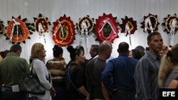  Familiares y amigos de fallecidos en el desastre aéreo. 