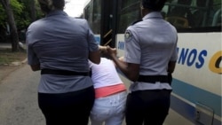 Acoso policial a trabajadores cubanos