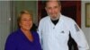 Michelle Bachelet durante su visita al jubilado gobernante cubano Fidel Castro. Al final de la visita no pidió el cese de los abusos en Cuba, sino el cese del embargo estadounidense. 