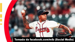 Raisel Iglesias en una ficha de la MLB.