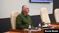 Díaz-Canel en una reunión de gobierno.