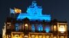 Embajada de España en La Habana, iluminada con los colores de la bandera de Ucrania. (Twitter/@EmbEspCuba)