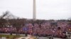 Miles de seguidores del presidente Donald Trump se congregan en Washington.